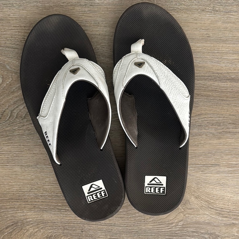 Reef Golf Black and White Flip-Flops Casual Beach Sandals